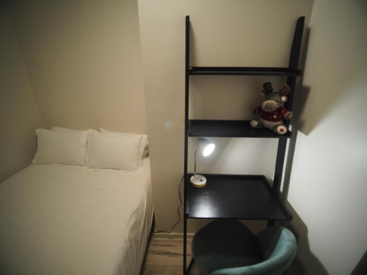 Cozy 1 Bedroom Centrally Located Hamilton Eksteriør bilde